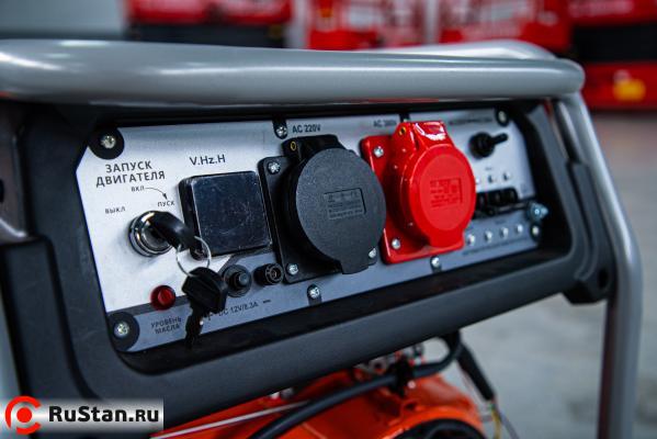 Генератор бензиновый 5,0 кВт 220В/380В с электростартером TOR KM6500HE фото №3 Генератор бензиновый 5,0 кВт 220В/380В с электростартером TOR KM6500HE фото №3