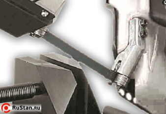 Перпендикулярность полотна обеспечивается за счет направляющих. Вылет можно изменять под размеры заготовки. фото №5 Перпендикулярность полотна обеспечивается за счет направляющих. Вылет можно изменять под размеры заготовки. фото №5