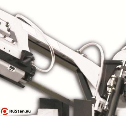 Станок оснащен системой подачи СОЖ с удобно расположенной емкостью и раздельным регулированием расхода охлаждающей жидкости. фото №8 Станок оснащен системой подачи СОЖ с удобно расположенной емкостью и раздельным регулированием расхода охлаждающей жидкости. фото №8