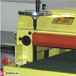 Защитная планка с микровыключателем отключит станок при приближении посторонних предметов к рабочей зоне. фото №5 Защитная планка с микровыключателем отключит станок при приближении посторонних предметов к рабочей зоне. фото №5