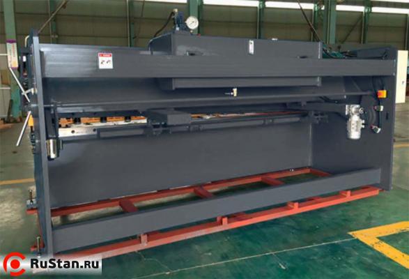 Станок оснащен поворотной режущей балкой («свим-бим») и азотными возвратными цилиндрами с аккумулятором фото №9 Станок оснащен поворотной режущей балкой («свим-бим») и азотными возвратными цилиндрами с аккумулятором фото №9