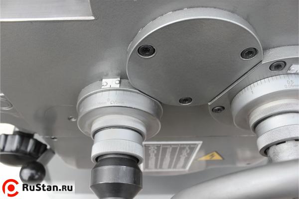 Лимбы подач. JET JMD-1667 DRO Универсальный фрезерный станок фото №8 Лимбы подач. JET JMD-1667 DRO Универсальный фрезерный станок фото №8