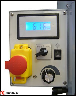 Панель управления фрезерной головкой оснащена цифровым индикатором оборотов шпинделя. фото №17 BF 20 Vario фото №17