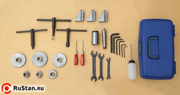 В ЗИП входят ключи, масленка, обратные каленые кулачки, неподвижный центр МТ №3, конус-переходник с МТ-5 на МТ-3 и сменные шестерни для гитары. фото №11 METAL MASTER X32100 фото №11