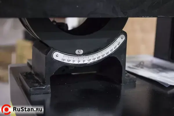 Вертикальный ленточнопильный станок Stalex VS-300 фото №2 Stalex VS-300 фото №2