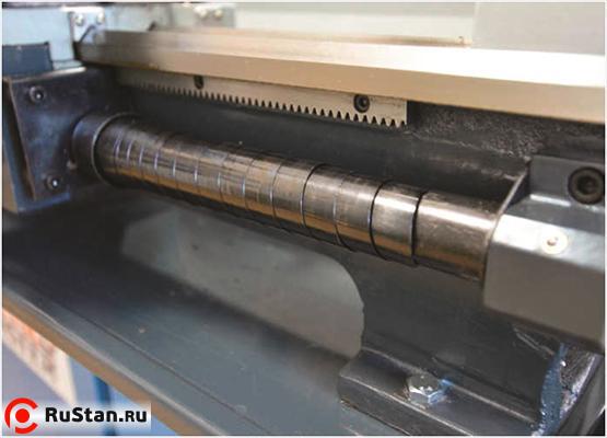 Телескопическая защита ходового винта от стружки эффективно защищает ходовой винт от износа. фото №15 Metal Master MML 2870V фото №15