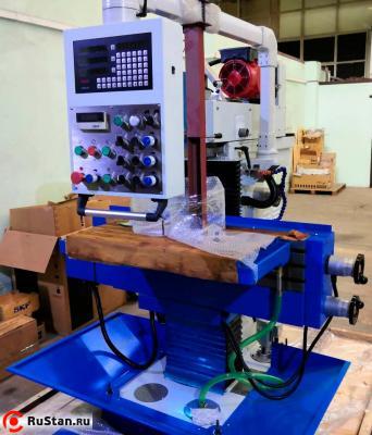 Универсальный фрезерный станок XL8140 с УЦИ фото №3 Универсальный фрезерный станок XL8140 с УЦИ фото №3