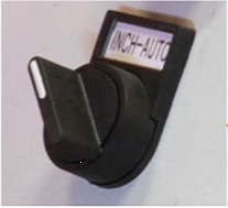 Электрошкаф имеет кнопку аварийного выключения и 2 переключателя